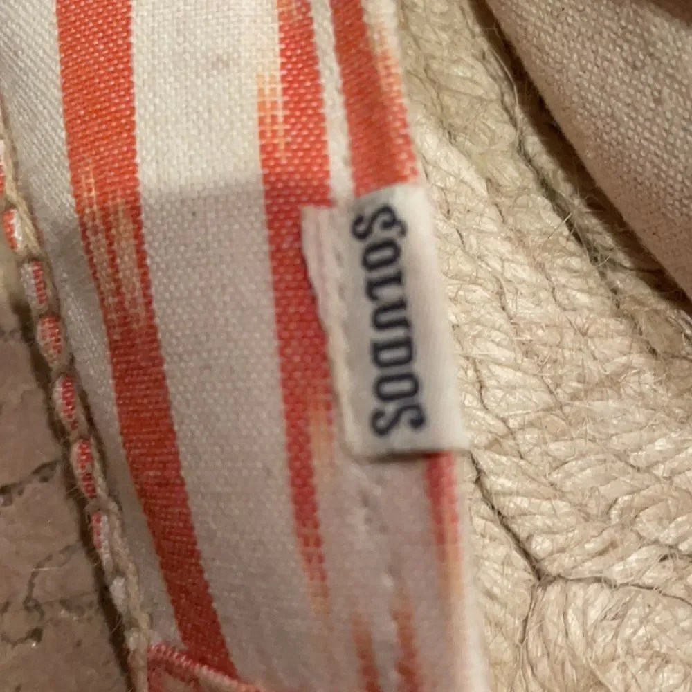 Soludos red white